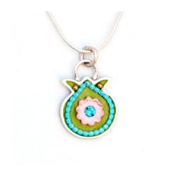 Collier de grenade en vert et rose par Ester Sh... | Pendentif juif