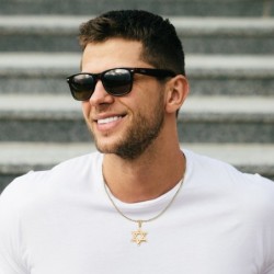 14K Gold Three-Dimensional Interlocking Star of David Pendant Necklace