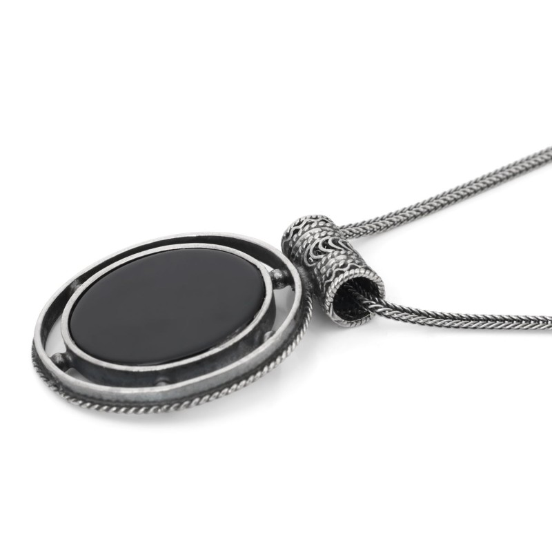 Prière du voyageur : grand collier multi-cadres en onyx et argent pour homme