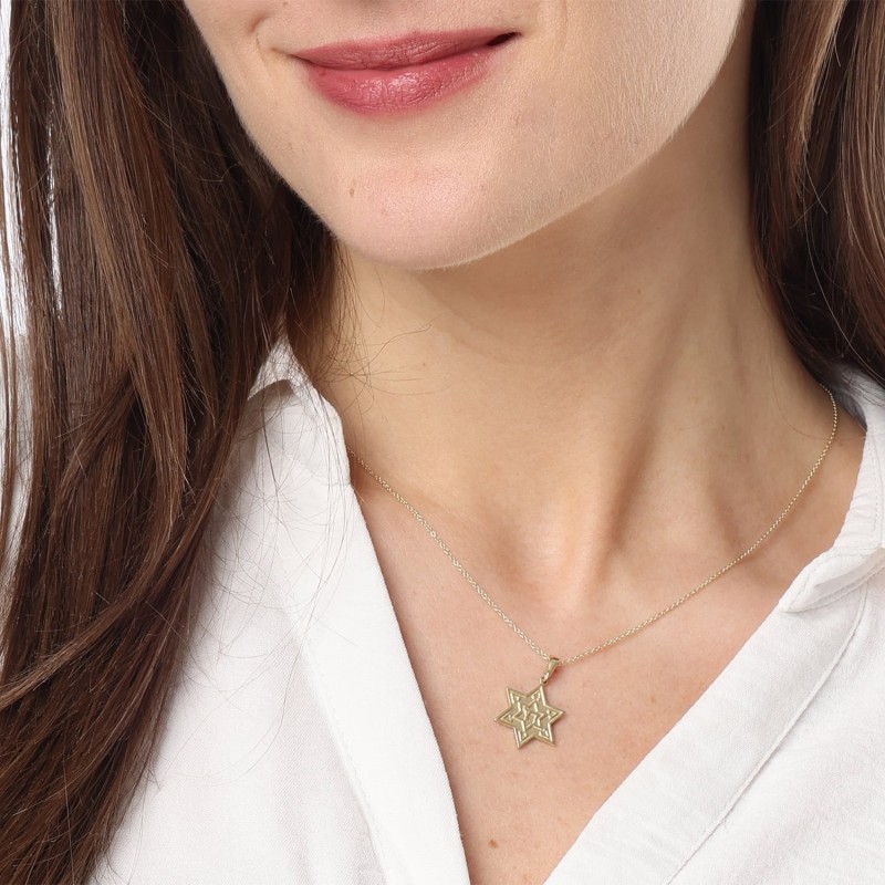 Pendentif étoile de David en or massif 14 carats avec Chai surélevé