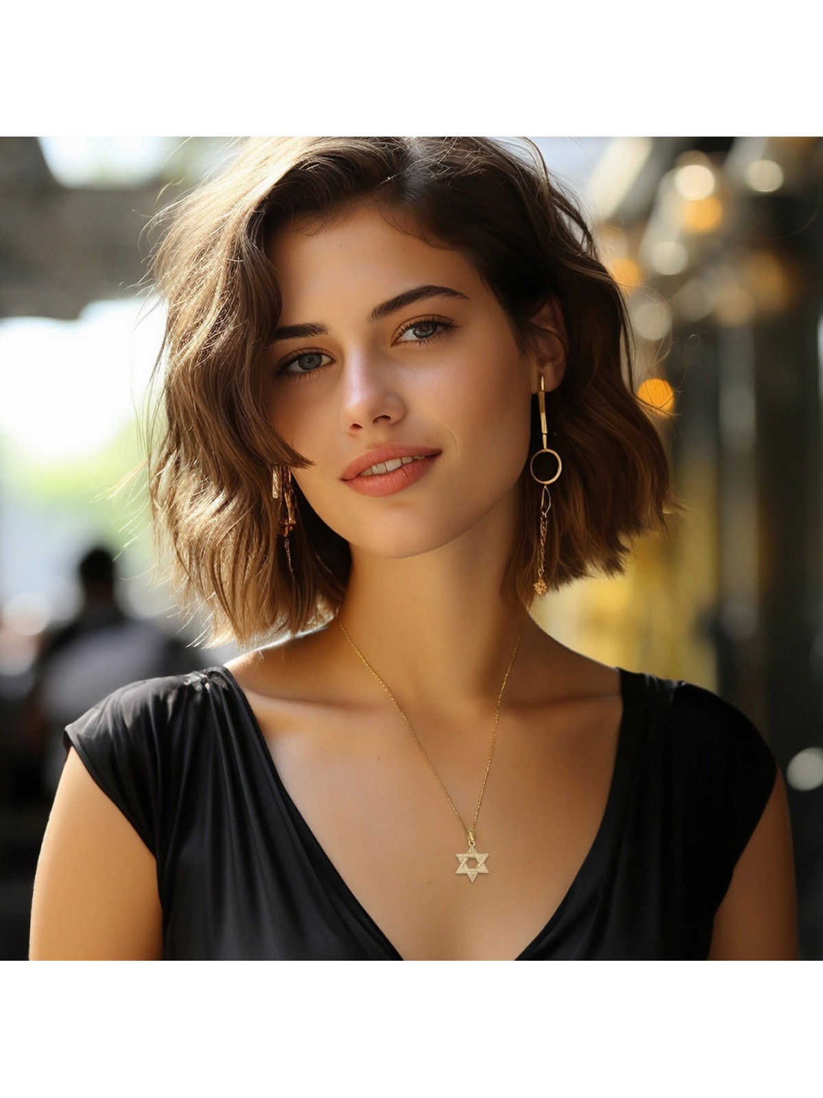 Collier à pendentif étoile de David entrelacée en or 14 carats avec diamants