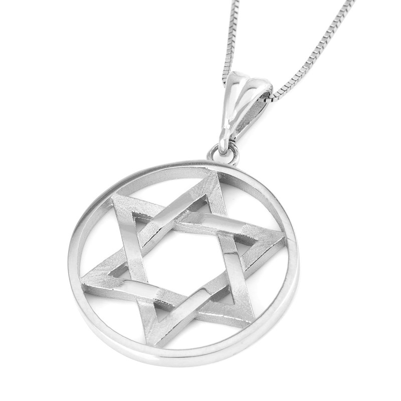 Collier chic à pendentif étoile de David entrelacée en or 14 carats