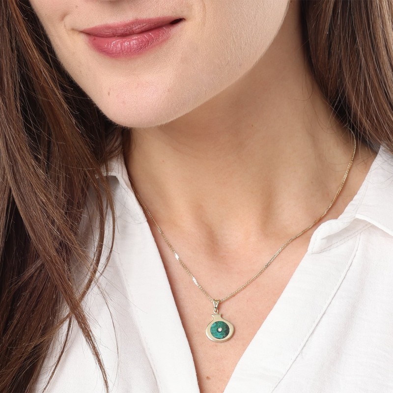 Collier pendentif grenade en or 14 carats avec pierre d'Eilat et diamants
