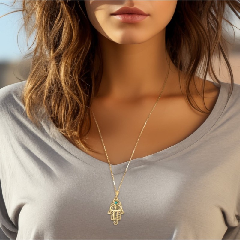 Pendentif Hamsa pour femme en or 14 carats avec motif orné et pierre turquoise