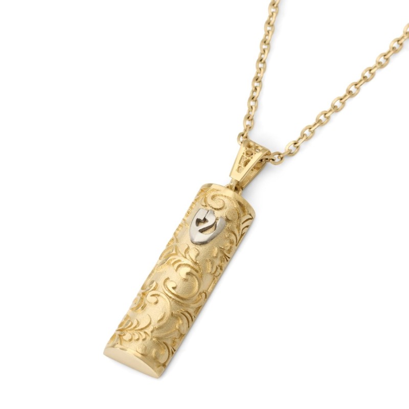 Pendentif en forme de mezouza en or jaune 14 carats pour femme avec un design orné et