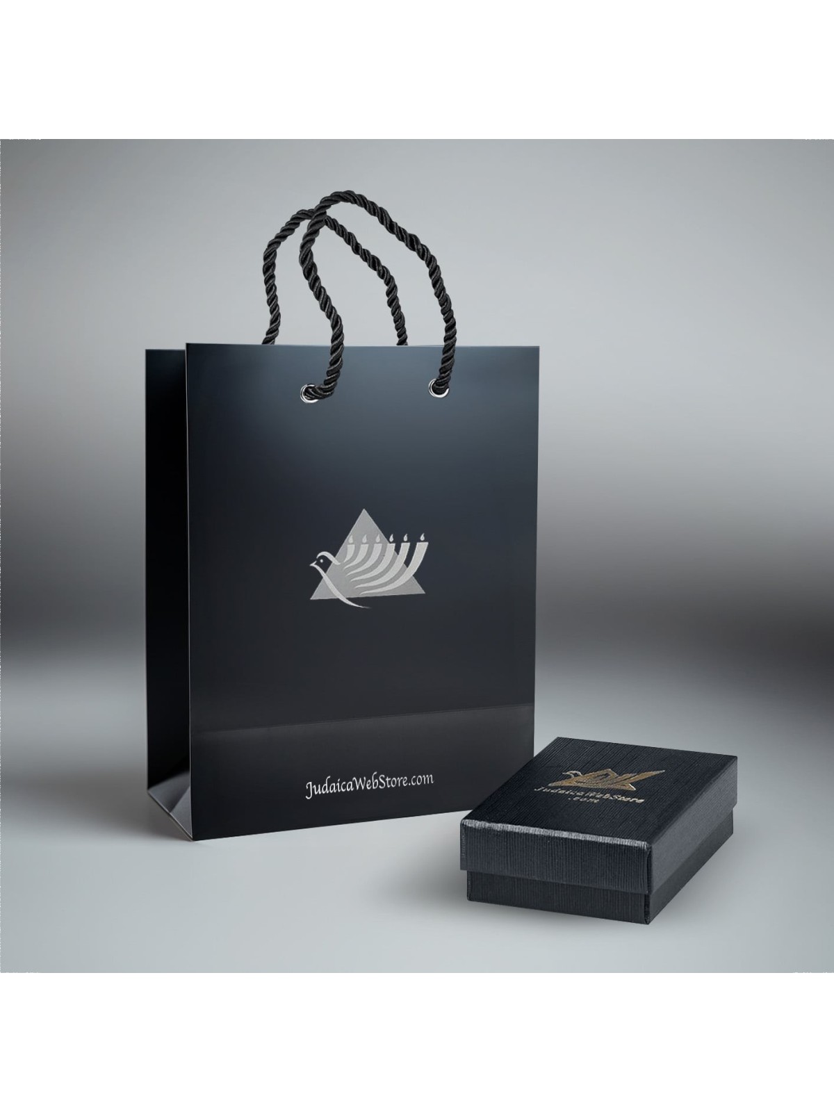 Pendentif Menorah en or blanc 18 carats avec diamants et pierres saphir
