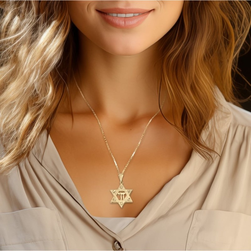 Grand pendentif texturé étoile de David et Chai pour femme en or 14 carats avec St