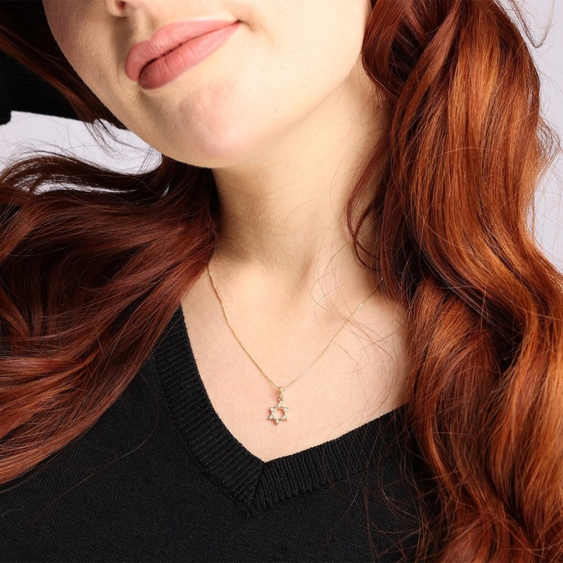 Collier pendentif diamant étoile de David classique en or 14 carats