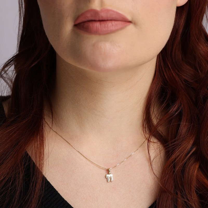 Petit collier pendentif Chai en or 14 carats avec diamant « Shadow »