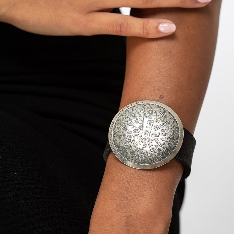 Bracelet médaillon Kadosh (Saint) plaqué argent et bracelet en cuir