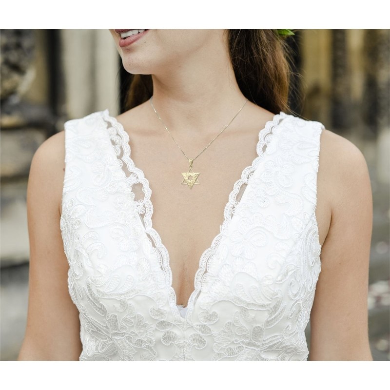 Collier pendentif étoile de David moderne en or 14 carats
