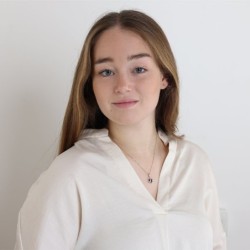 Stylish Star of David 14K Yelow Gold Pendant Necklace With White Diamo