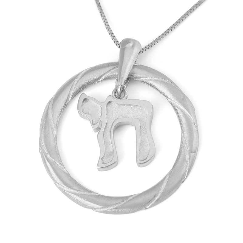 Collier pendentif Chai en or 14 carats avec motif torsadé (choix de couleur)