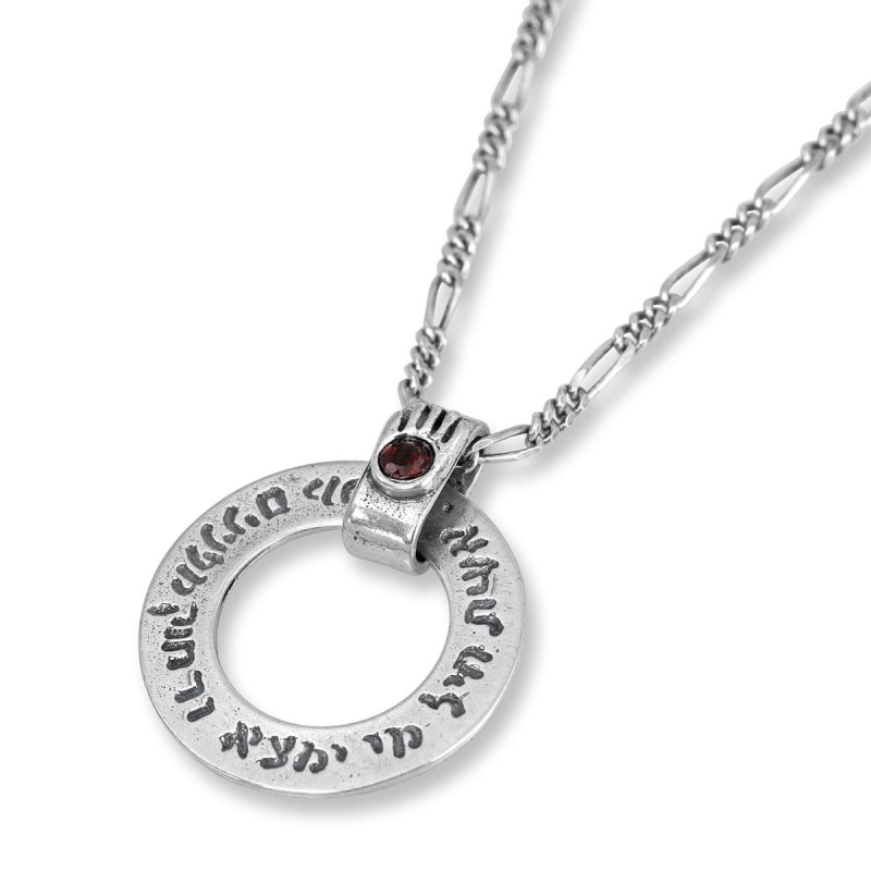 Femme de vaillance : Collier de roue en argent avec pierre Hamsa et grenat