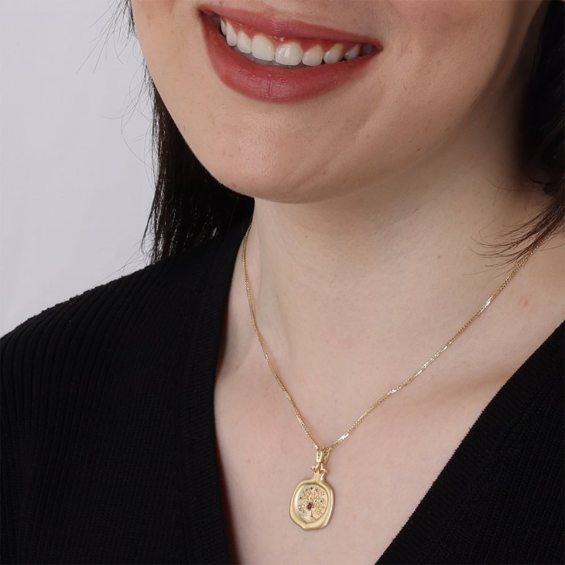 Luxueux collier pendentif grenade en or jaune 14 carats avec rubis-accent