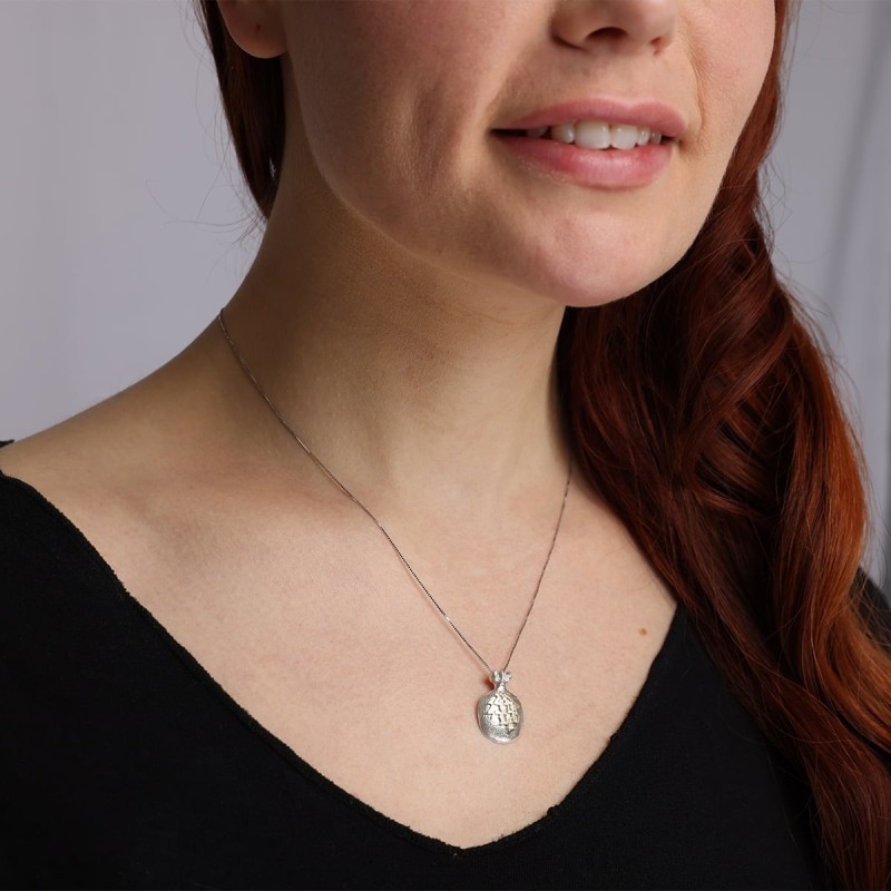 Collier pendentif Ani LeDodi en or 14 carats fabriqué à la main avec grenade Desi