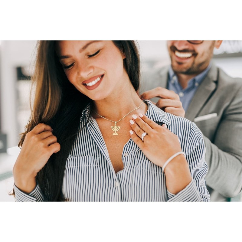 Collier pendentif menorah en or 14 carats (choix de couleurs)