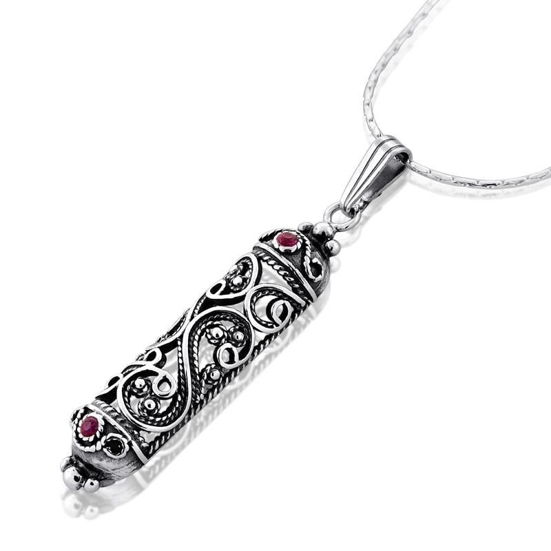 Collier Mezouza en filigrane en argent sterling avec pierres rubis