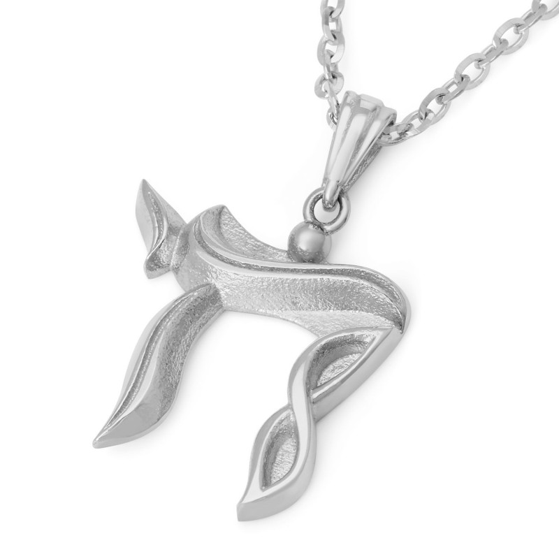 14K Gold Sculpted Chai Pendant Necklace for Women