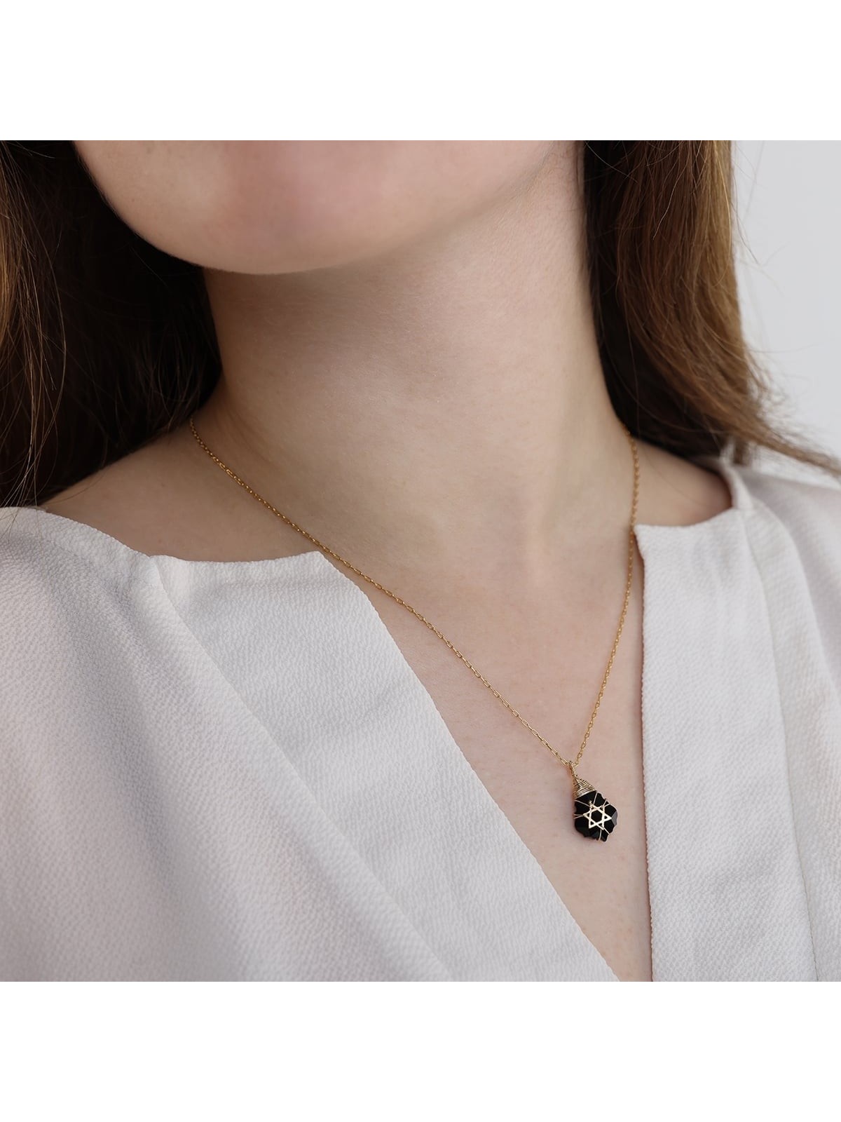 Collier étoile de David postmoderne rempli de cristal et d’or
