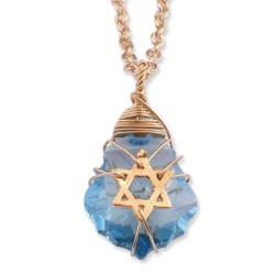 Collier étoile de David en cristal bleu avec emballage en fil rempli d’or