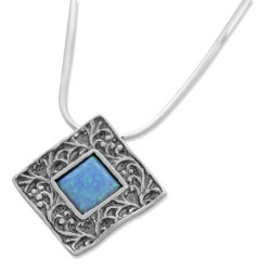 Collier d'opale encadré carré en argent sterling