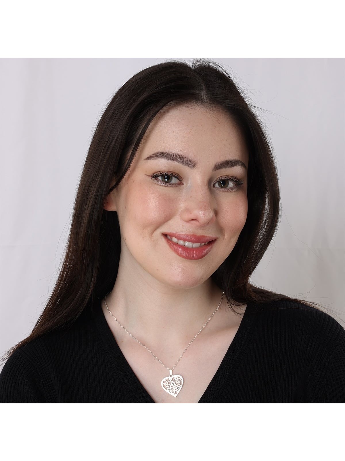 Silver Engraved Pomegranate Heart Necklace for Mom (Hebrew / English)