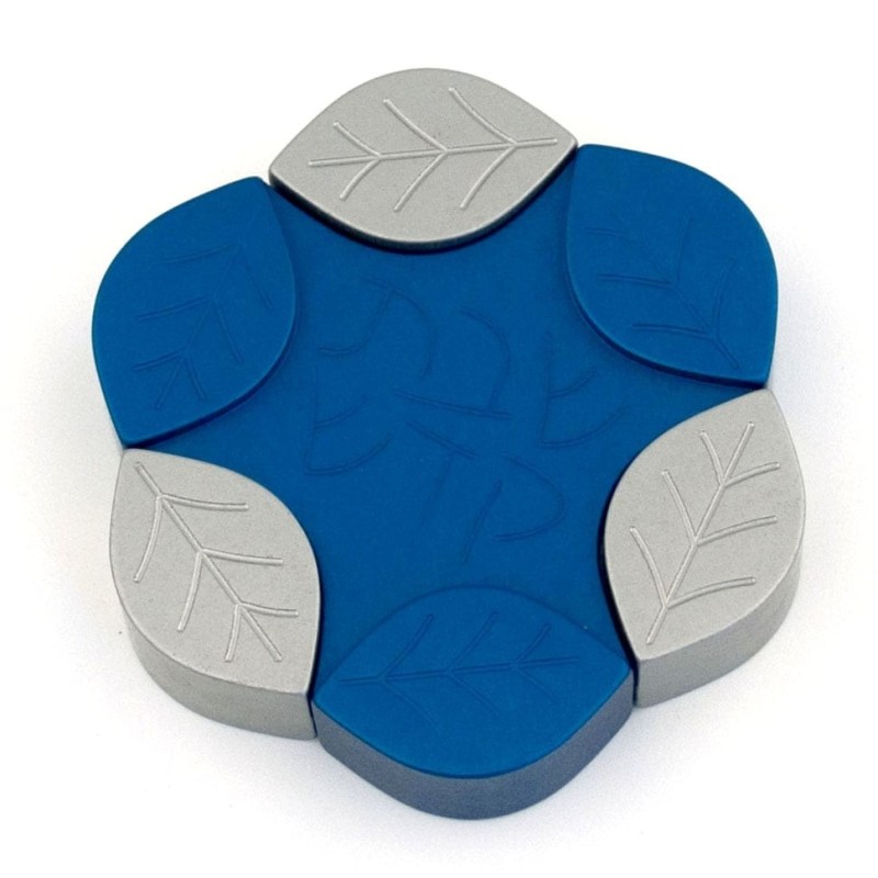 Agayof Design Large Aluminum Leaves Travel Shabbat Candle Holders - Va