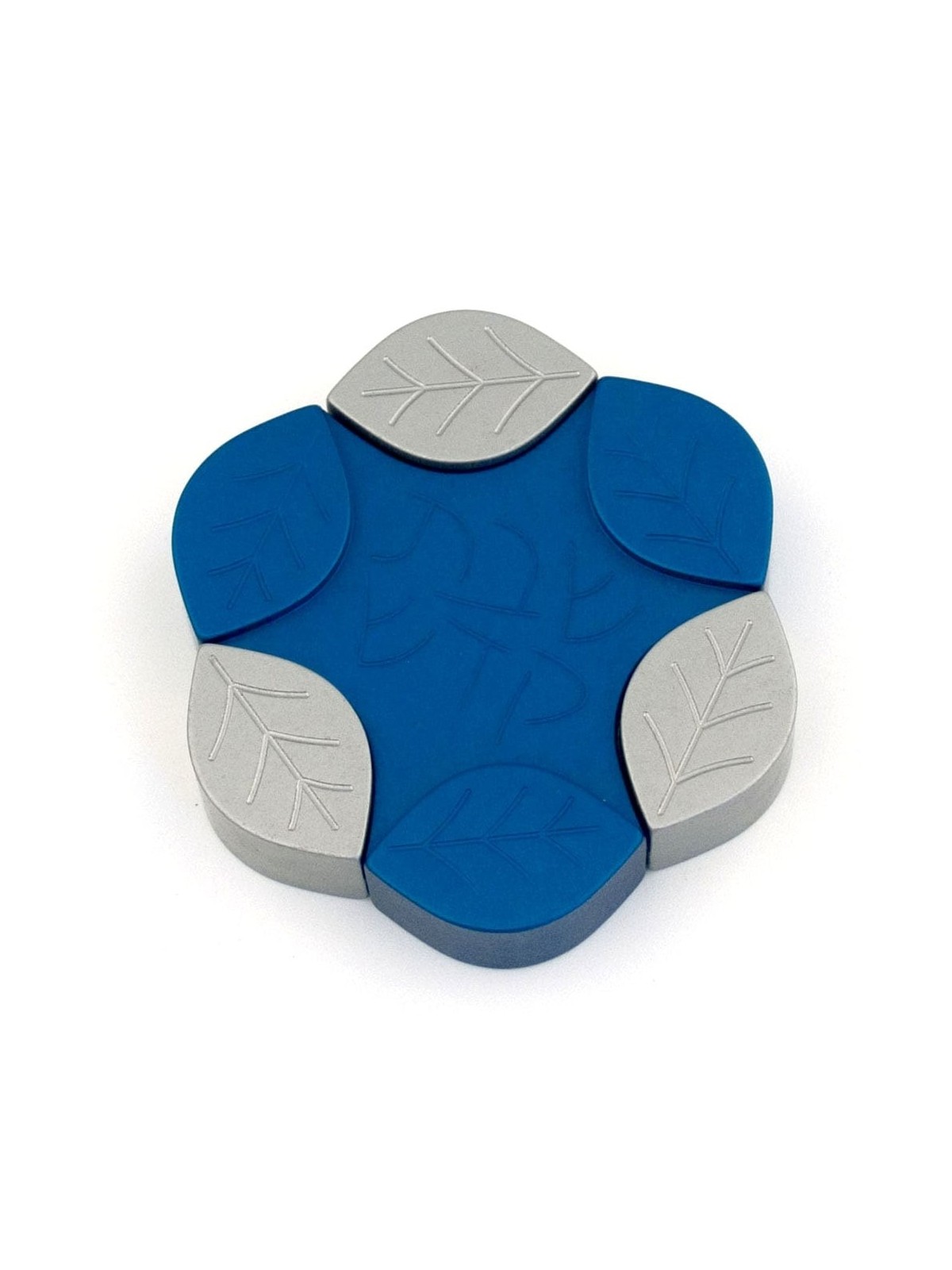 Agayof Design Large Aluminum Leaves Travel Shabbat Candle Holders - Va