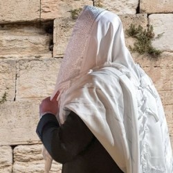 White Acrylic Tallit (Prayer Shawl) with Silver Stripes and Baroque-Pa