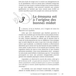 Living Emunah - French Edition Hardcover | Books | Judaica