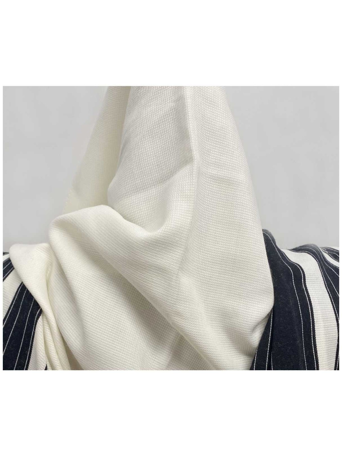 Classic Chabad Style Non-Slip Wool Tallis with Cha | Tallit/Tallis | J