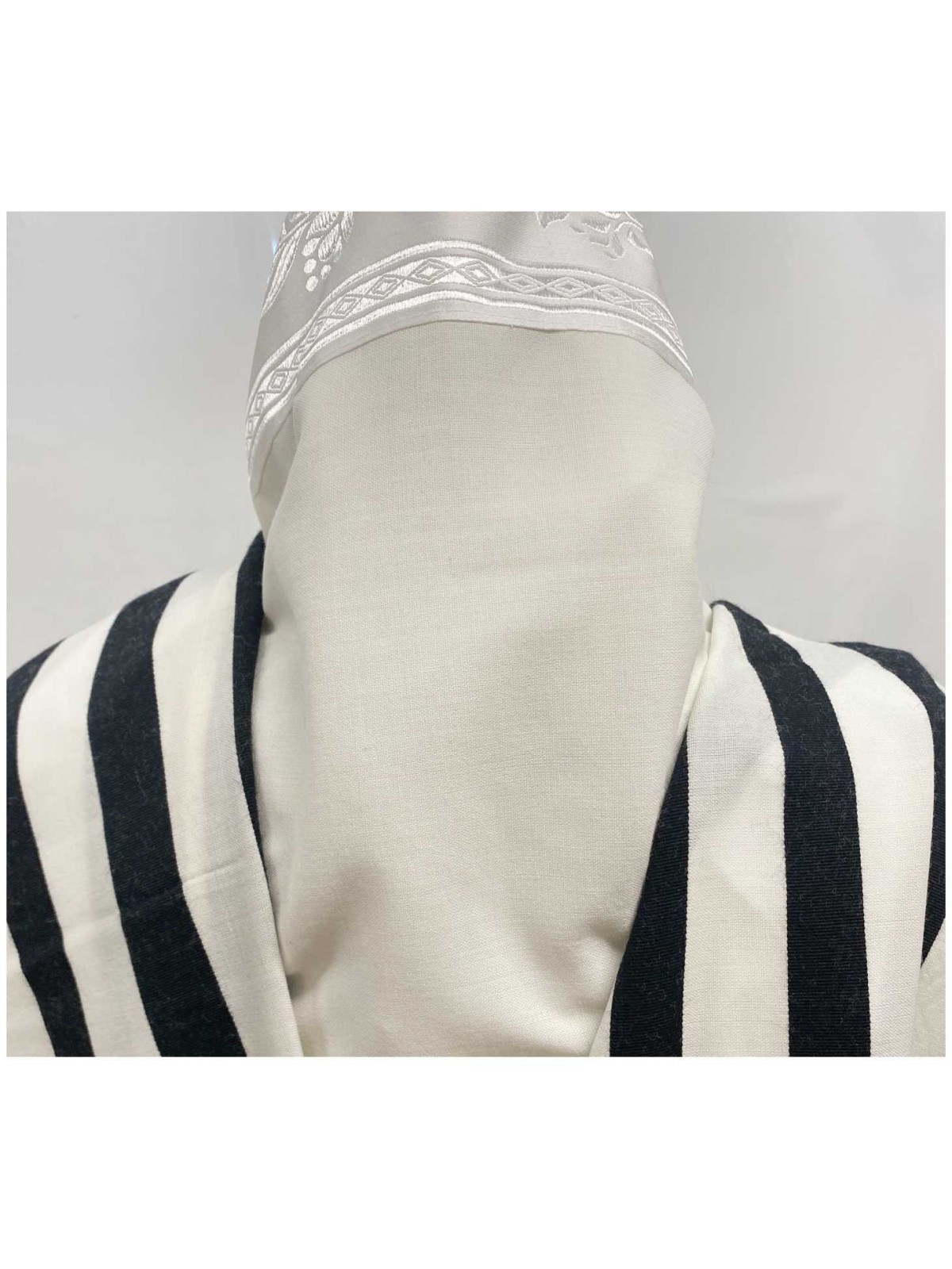 Classic Wool Non-Slip Wool Tallis with Black Strip | Tallit/Tallis | J