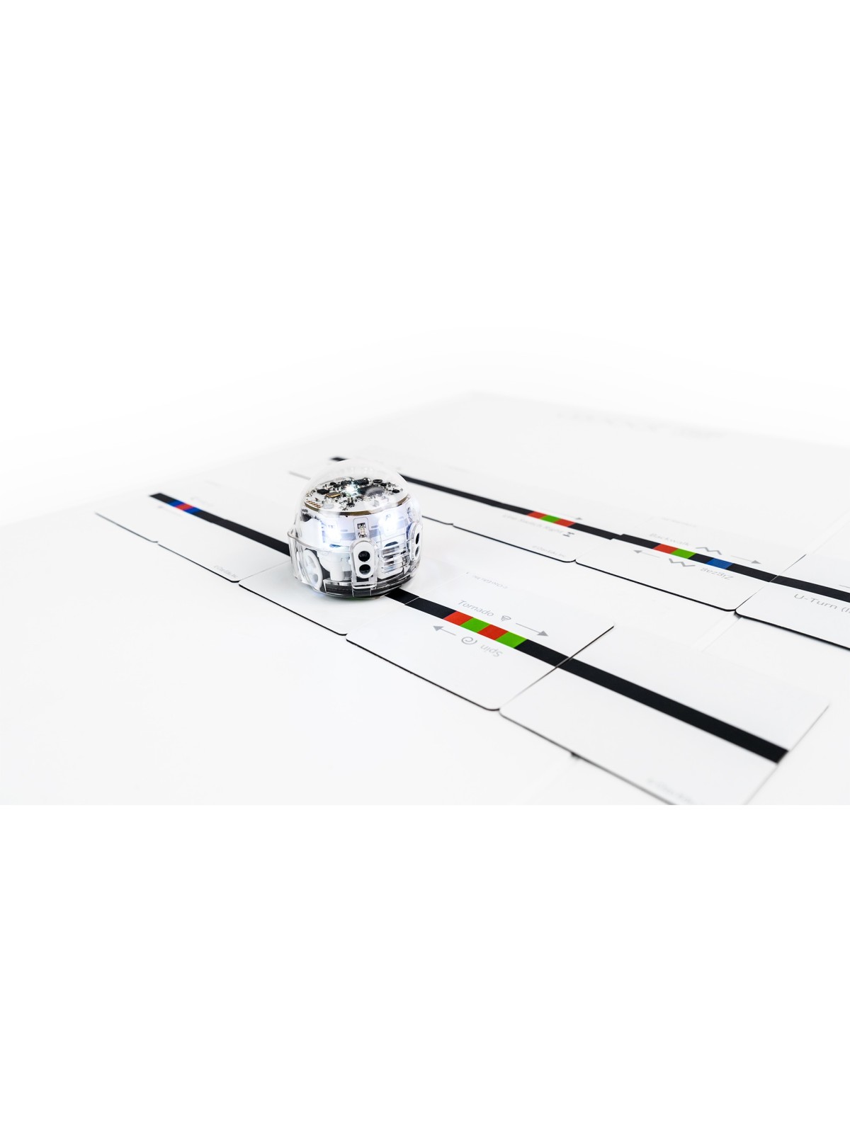 Kit de mouvements spéciaux de tuiles magnétiques à code couleur Ozobot | Tout Judaïca | Judaï
