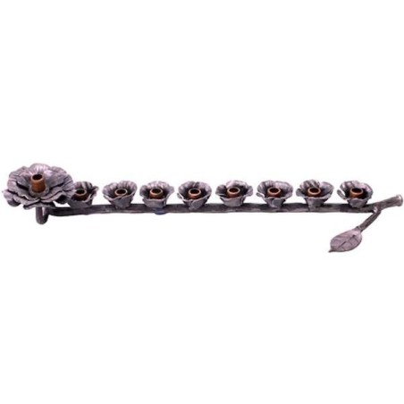 Menorah de roseraie fabriquée à partir de fusées par Yaron Bob | Hanoukka | judaïque