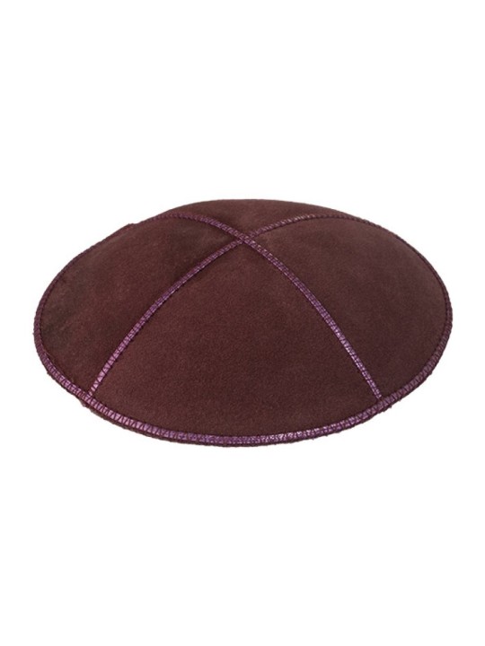 Kippa en daim violet aubergine avec quatre panneaux | Kippa en daim