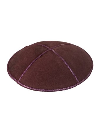 Kippa en daim violet aubergine avec quatre panneaux | Kippa en daim