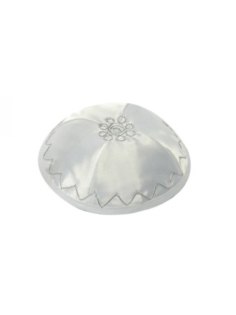 Kippa en satin blanc avec motif diagonal argenté | Kippa en satin