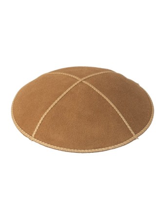 Kippa en daim marron clair en quatre panneaux | Kippa en daim