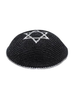 Kippa tricotée noire avec étoile de David et... | Kippa tricotée