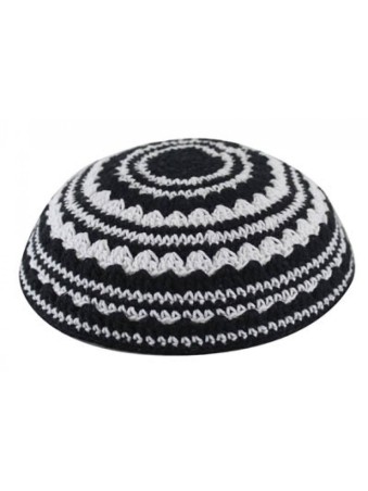 Kippa tricotée à rayures noires et blanches | Kippa tricotée