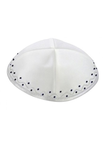 Kippa en satin blanc avec bordure argentée et bordure pointillée | Kippa en satin
