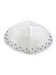 Kippa en satin blanc avec bordure argentée et bordure pointillée | Kippa en satin