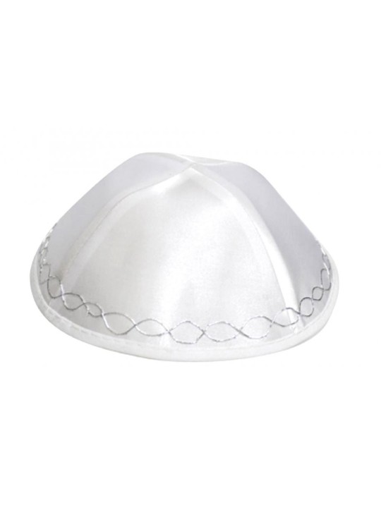 Kippa en satin blanc décorée d'une bordure argentée | Kippa en satin
