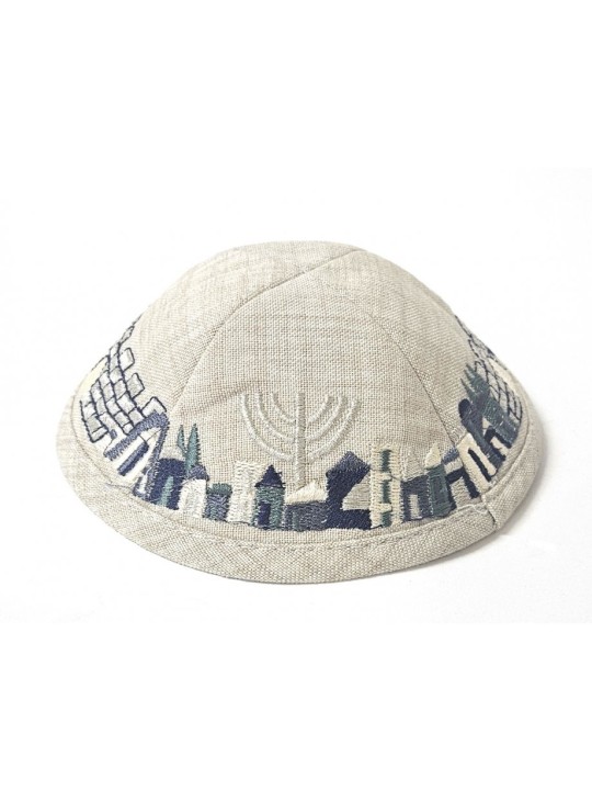 Kippa en tissu beige avec clip attaché et broderie... | Kippa en tissu