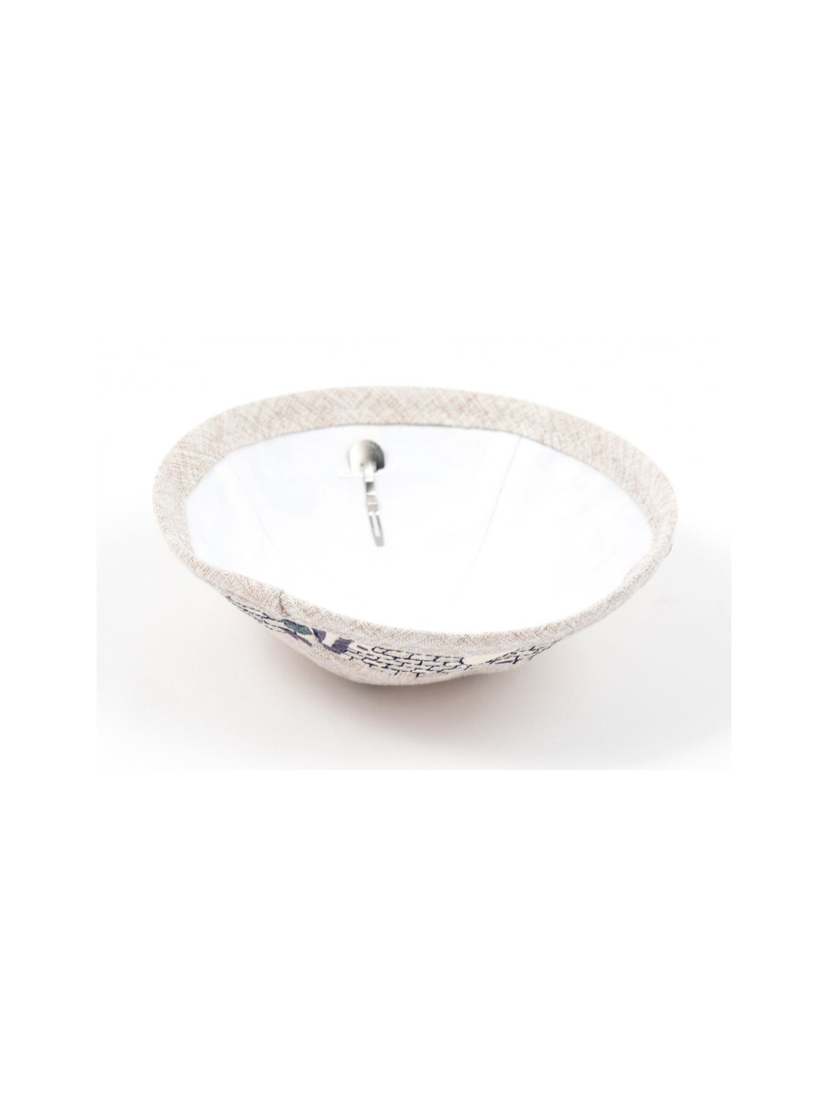 Kippa en tissu beige avec clip attaché et broderie... | Kippa en tissu