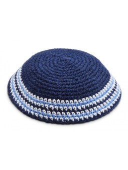 Kippa tricotée bleu royal avec bleu clair et blanc... | Kippa tricotée