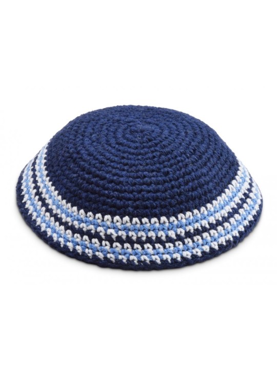 Kippa tricotée bleu royal avec bleu clair et blanc... | Kippa tricotée