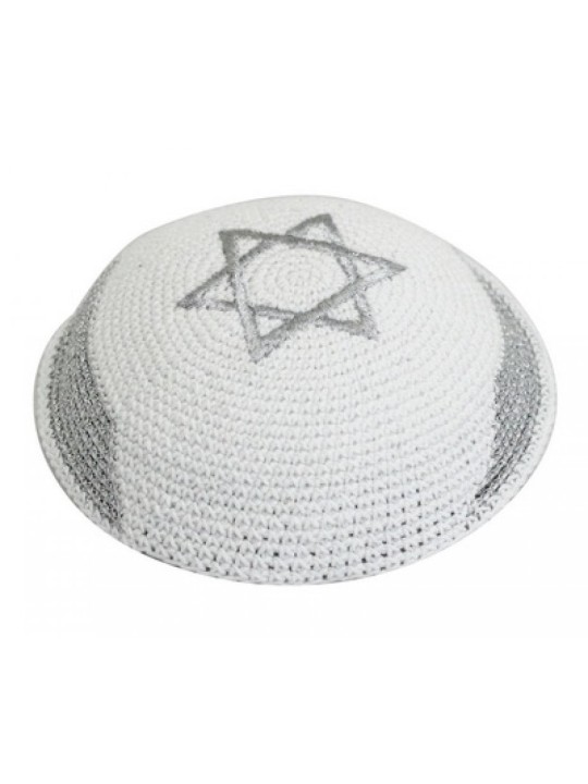 Kippa tricotée en argent blanc avec drapeau d'Israël en argent... | Kippa tricotée