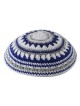 Kippah Serugah tricotée avec des st bleus blancs et gris... | Kippa tricotée